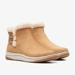 Clarks Breeze Fur Tan Shop