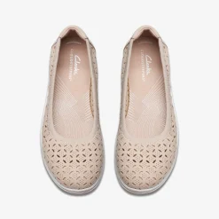 Clarks Breeze Roam Light Sand Store