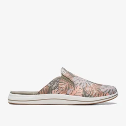 Clarks Breeze Shore Olive Interest Hot