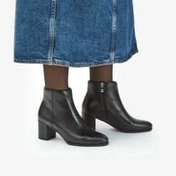 Clarks Freva 55 Zip Black Leather Outlet