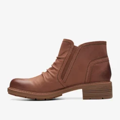 Clarks Hearth Dove Tan Nubuck Hot