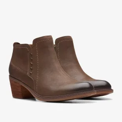 Clarks Neva Lo Dark Tan Leather Fashion