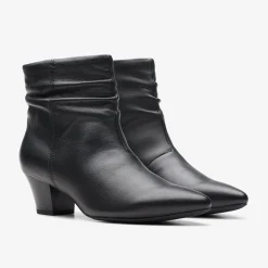 Clarks Teresa Skip Black Leather Store