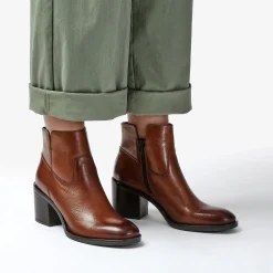 Clarks Valvestino Lo Dark Tan Leather Hot