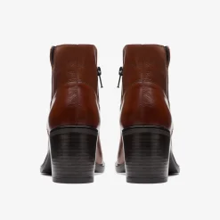 Clarks Valvestino Lo Dark Tan Leather Hot