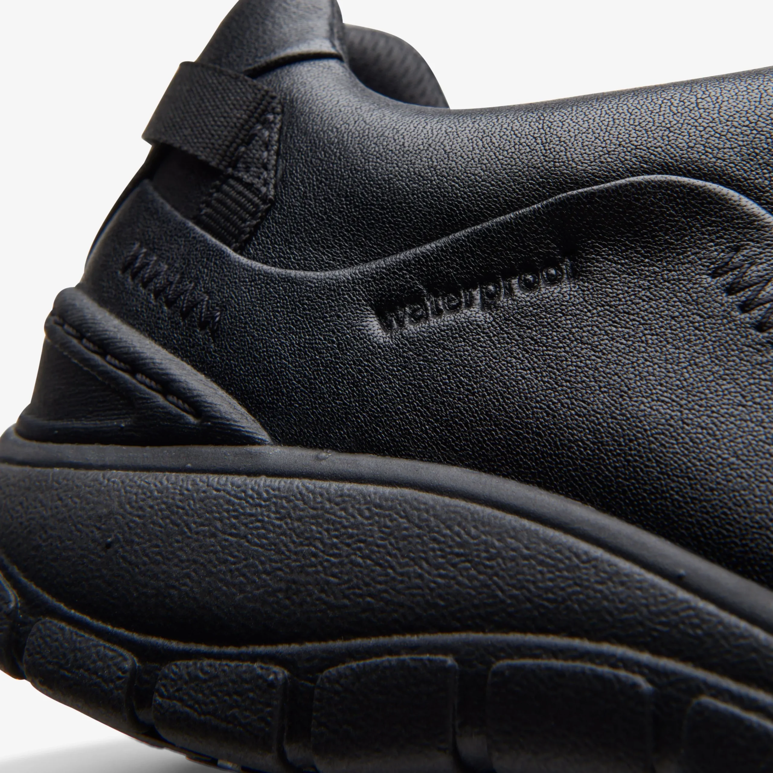 Clarks Wave Range Black Leather Clearance