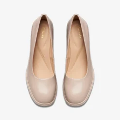 Clarks Zoya 85 Court Sand Patent Shop